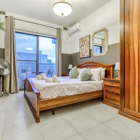 Saint Julian's A Comfortable Apartment In The Heart Of Paceville Bt 360 Estates מראה חיצוני תמונה